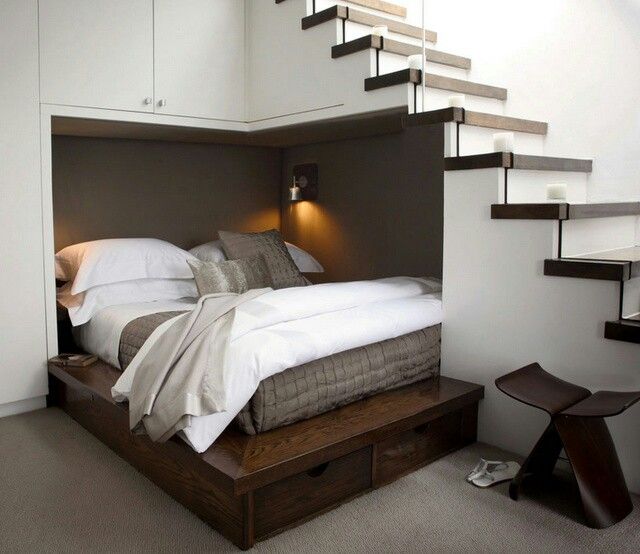 Спальное место под лестницей