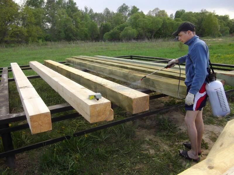 Статья Обработка древесины перед началом работ и во время строительства